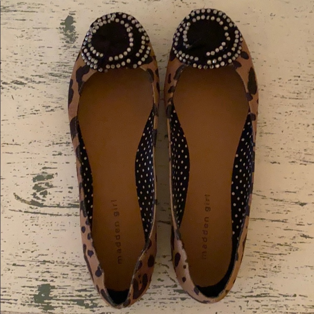 Madden Girl Hoolah Flats